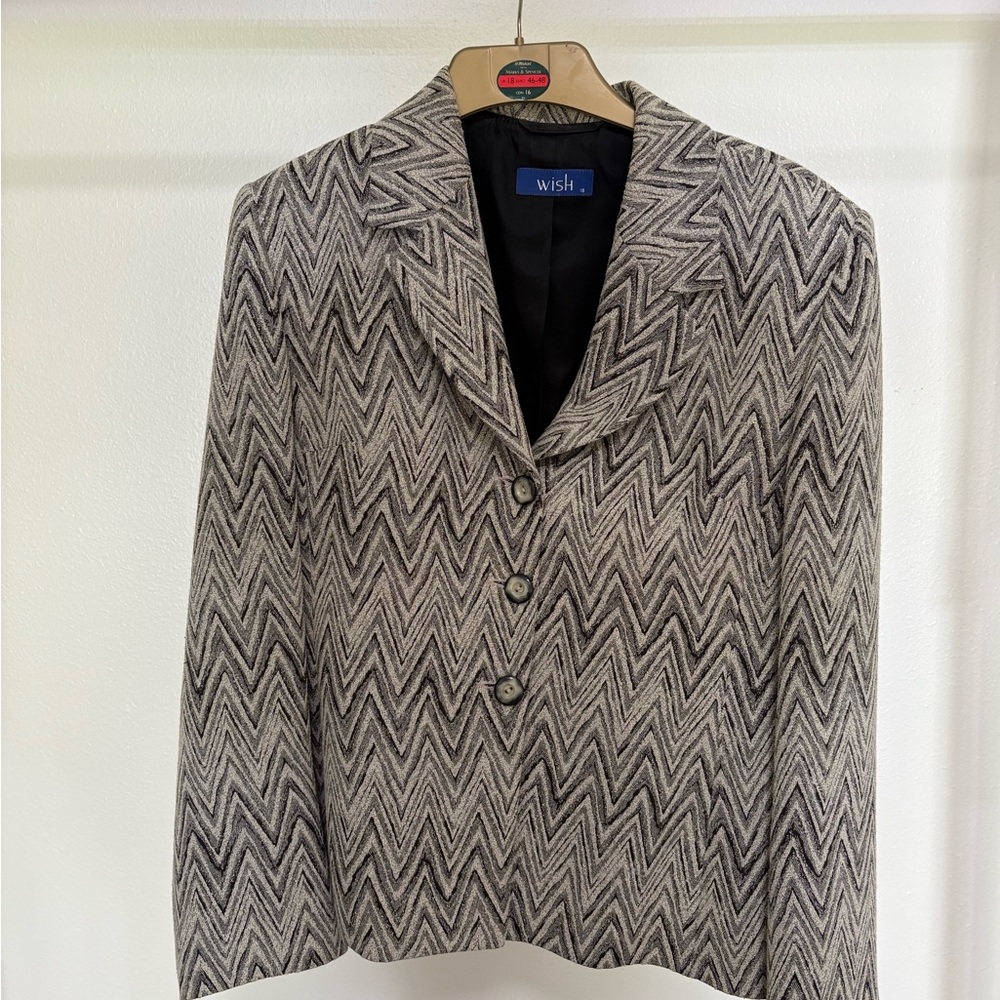 Wish Women's Black and White Zigzag Blazer